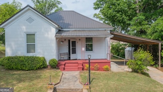 4 Perkins St, Manchester, GA 31816