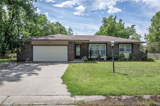 1009 Miss Belle St, Excelsior Springs, MO 64024