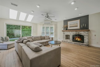 6 Settlers Way, Setauket, NY 11733