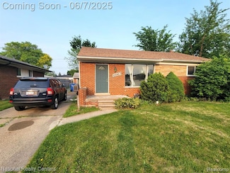 8567 Francine St, Warren, MI 48093