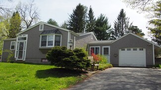 90 Glendale Rd, Amherst, MA 01002