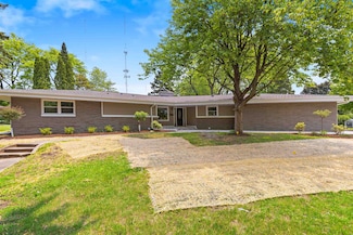 1015 Arden Ave, Rockford, IL 61107