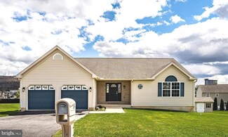 65 Nantucket Dr, Reading, PA 19605