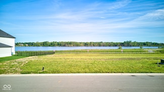 13662 Haven Cove Ln, Fishers, IN 46055