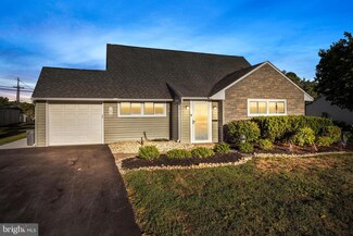 142 Highland Park Dr, Levittown, PA 19056