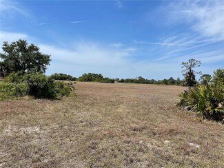 2818 NE 1st Place, Cape Coral, FL 33909