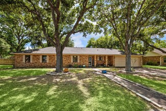 714 Partridge Ln, Eagle Lake, TX 77434