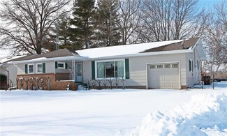 1219 N 7th St, Chariton, IA 50049