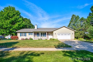 1107 S Griffin St, Grand Haven, MI 49417