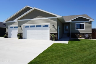 1703 4th St NW, Watertown, SD 57201