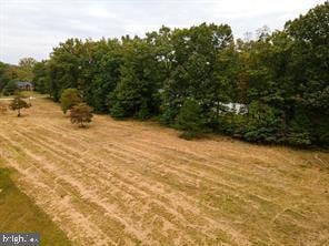 882 Strawberry Ave, Vineland, NJ 08360