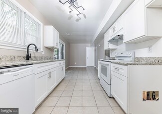 109 Peachwood Dr, Swedesboro, NJ 08085