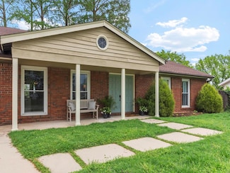 830 Montmartre Ct, Saint Louis, MO 63141