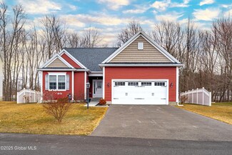 8 Hillard Ln, Latham, NY 12110