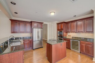 597 Lexington Club Ct Unit 204, Memphis, TN 38117
