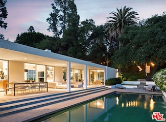 1030 San Rafael Ln, Pasadena, CA 91105