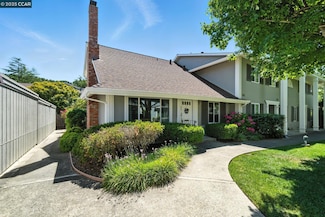 21 Miramonte Dr, Moraga, CA 94556