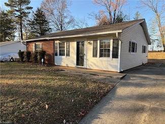 2725 Laguna Ave, Winston Salem, NC 27103