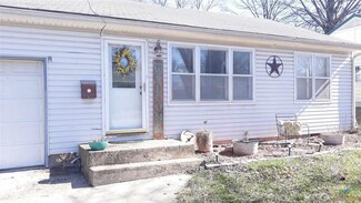 312 Holmes Dr, Windsor, MO 65360