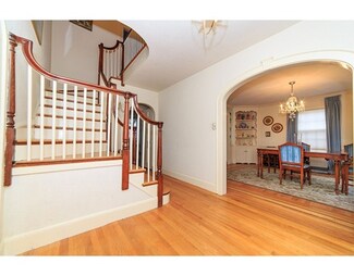127 Blake St, Newtonville, MA 02460