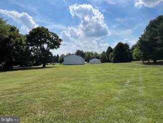 211 Upper Silver Lake Rd, Newtown, PA 18940