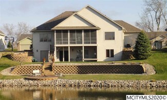 19 Venetian Dr, Clear Lake, IA 50428