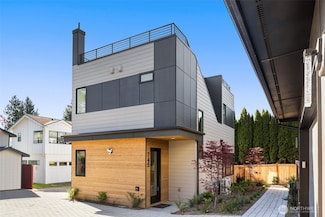 745 17th Ave W, Kirkland, WA 98033