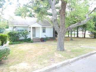 27 Grace Ave, Port Monmouth, NJ 07758