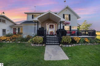 8719 Hayes Rd, Middleton, MI 48856