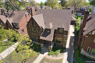 18634 Oak Dr, Detroit, MI 48221