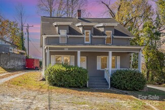 808 Harrisburg Dr SW, Lenoir, NC 28645