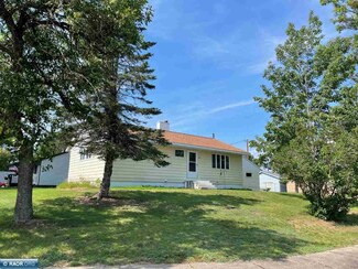 21 Cherry Cir, Babbitt, MN 55706