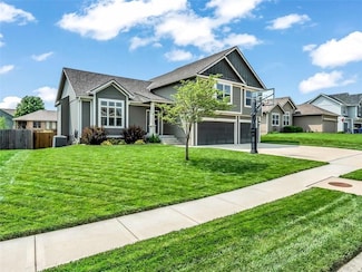 14606 Green Castle St, Smithville, MO 64089