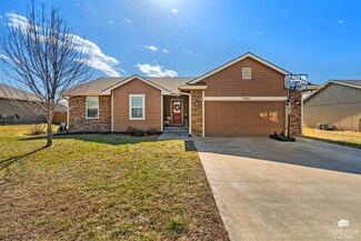 9966 Rosemary Ln, Manhattan, KS 66502