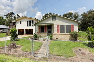 2008 Frisco St, Jeanerette, LA 70544
