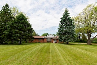 N9499 Woodward Rd, Whitewater, WI 53190