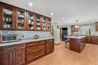 170 Timberidge Dr, Russell, MA 01071
