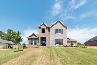 2238 Riverfront Ln, Fayetteville, AR 72703
