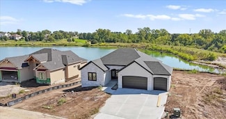 4145 Lake Shore Dr, Basehor, KS 66007