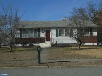 210 9th St, West Deptford, NJ 08086
