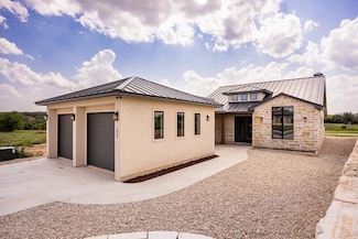 4528 Comanche Trace Dr, Kerrville, TX 78028