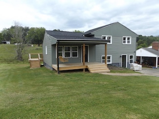 108 Ernie Pyle St, Galax, VA 24333