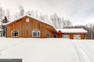 715 Forest Hollow Dr, Fairbanks, AK 99712
