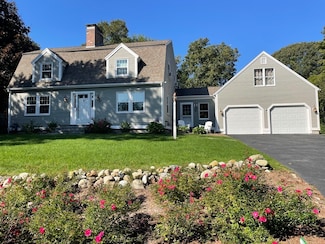 17 Cedar Point Cir, Centerville, MA 02632