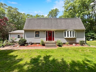 2 Roe Ln, Millbury, MA 01527
