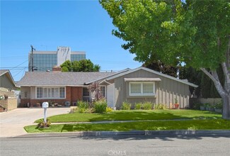 488 Ogle St, Costa Mesa, CA 92627
