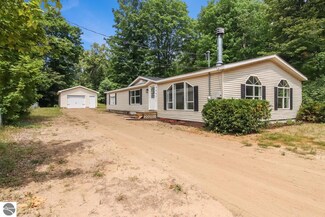 4882 Luanne Ln, Traverse City, MI 49685