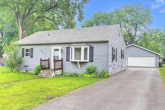 204 Oak St, Crown Point, IN 46307