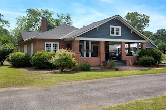 204 Jackson St, Fort Gaines, GA 39851