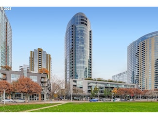 3601 S River Pkwy Unit 812, Portland, OR 97239